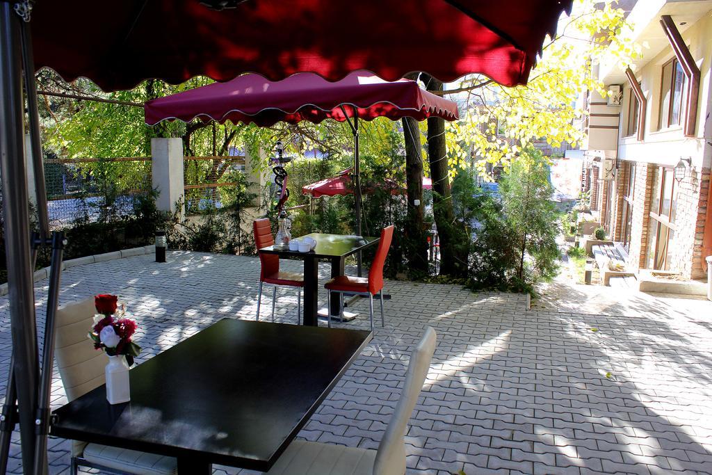 Roses Garden Hotel Tbilisi Exterior photo