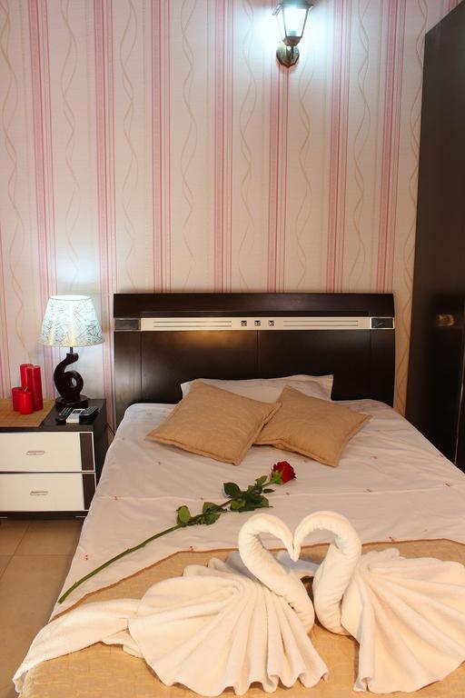 Roses Garden Hotel Tbilisi Room photo