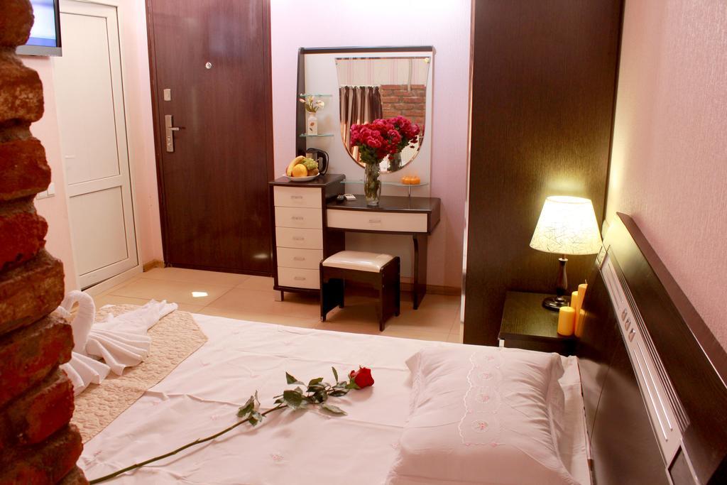 Roses Garden Hotel Tbilisi Room photo